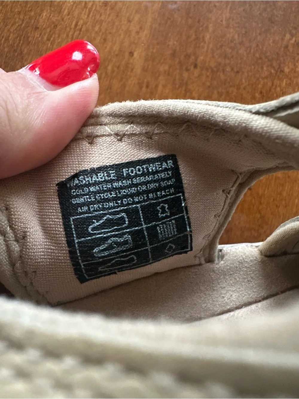 KEEN Newport HR Sandals Beige Women’s Size 6 Excellent condition